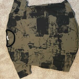 Kliegou Olive Black Graphic Tee Men’s Streetwear T-Shirt
size 3XL